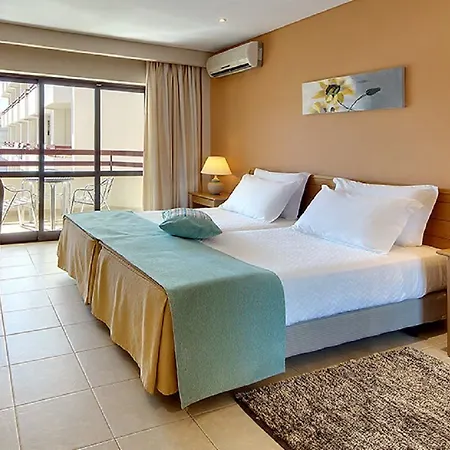 Hotell Alba 4*